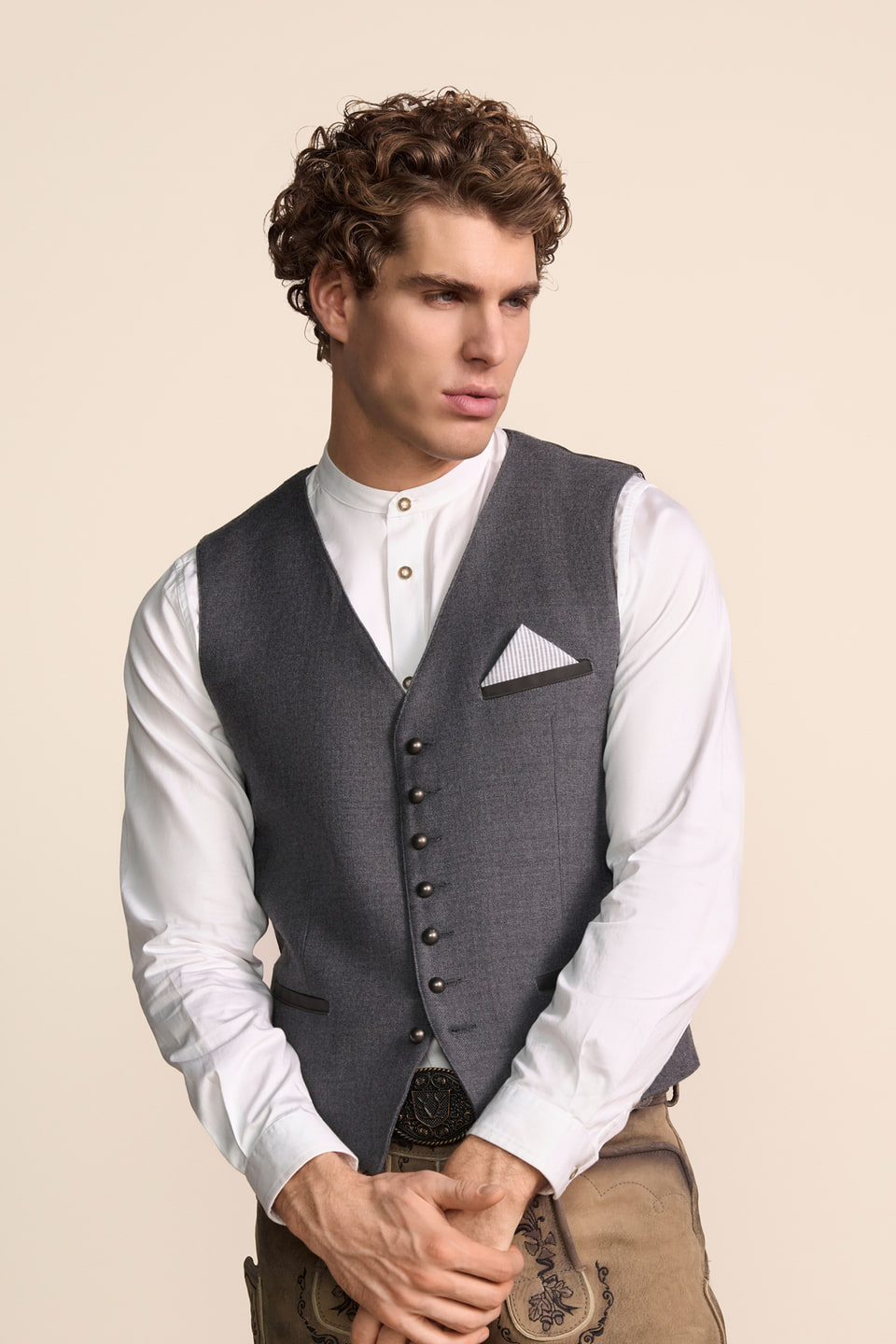 Trachten vest Sorian