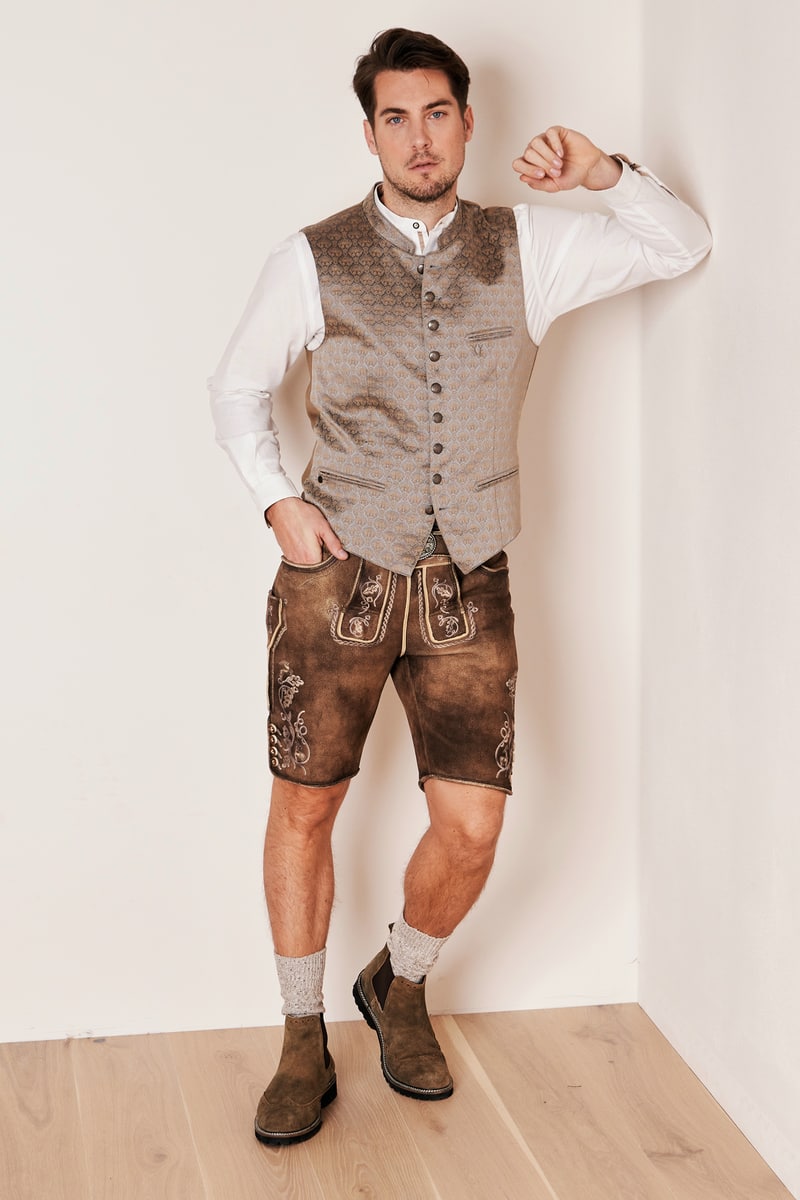 Trachten vest Milan