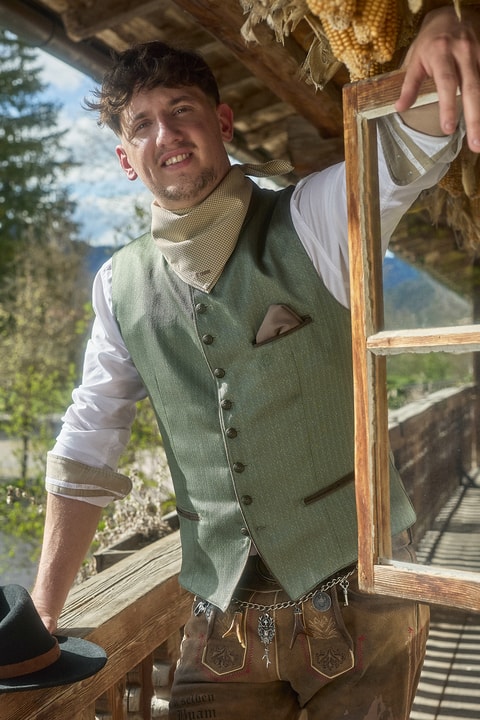 Trachten vest Lebenslang