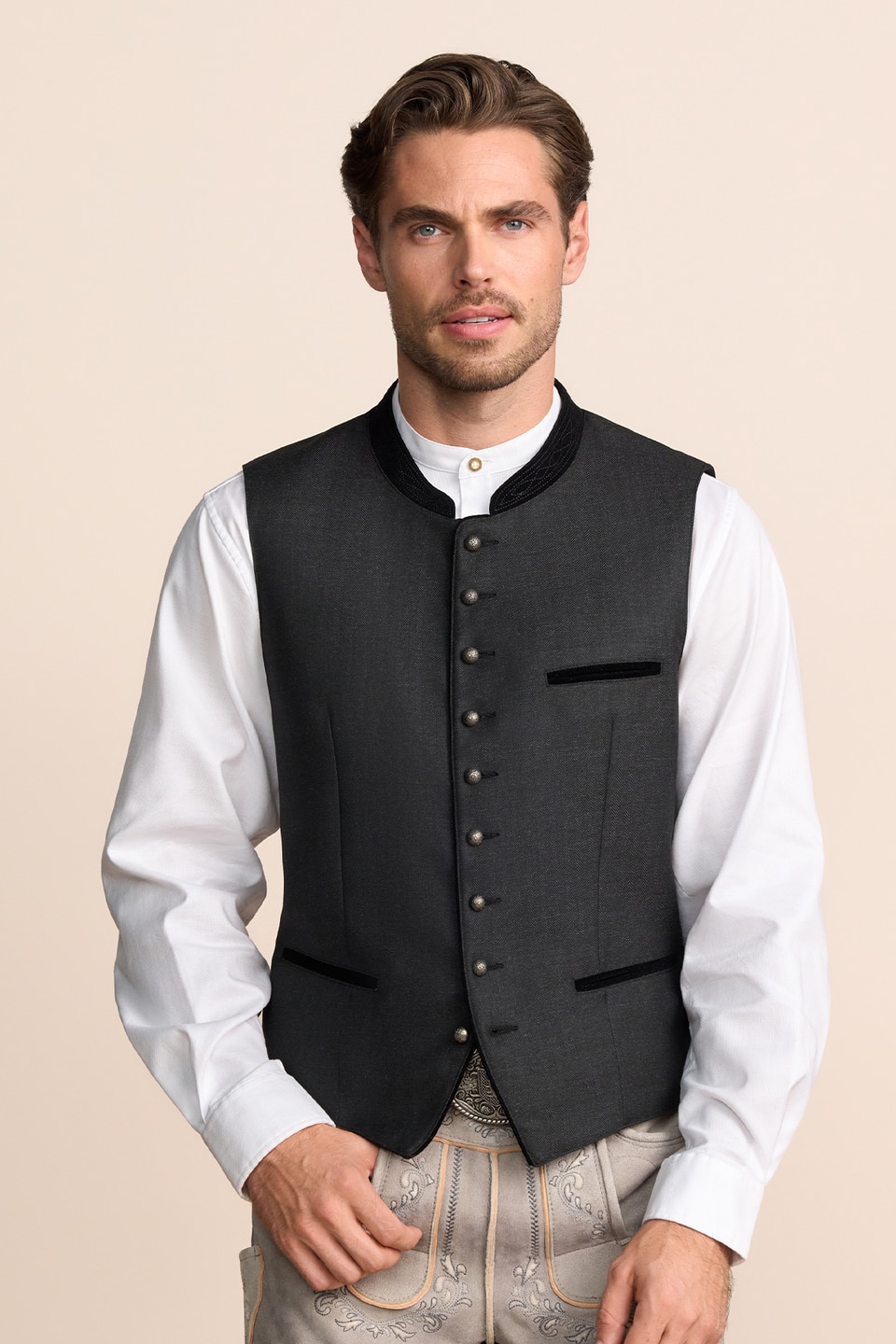 Trachten vest Olivero