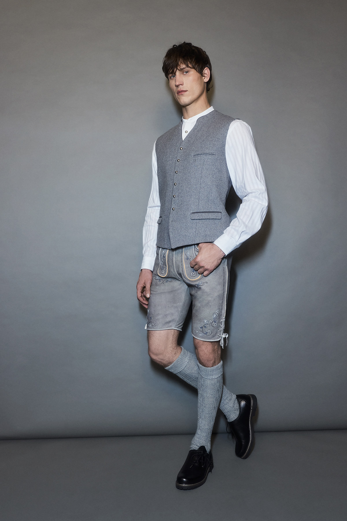 Trachten vest Benedin