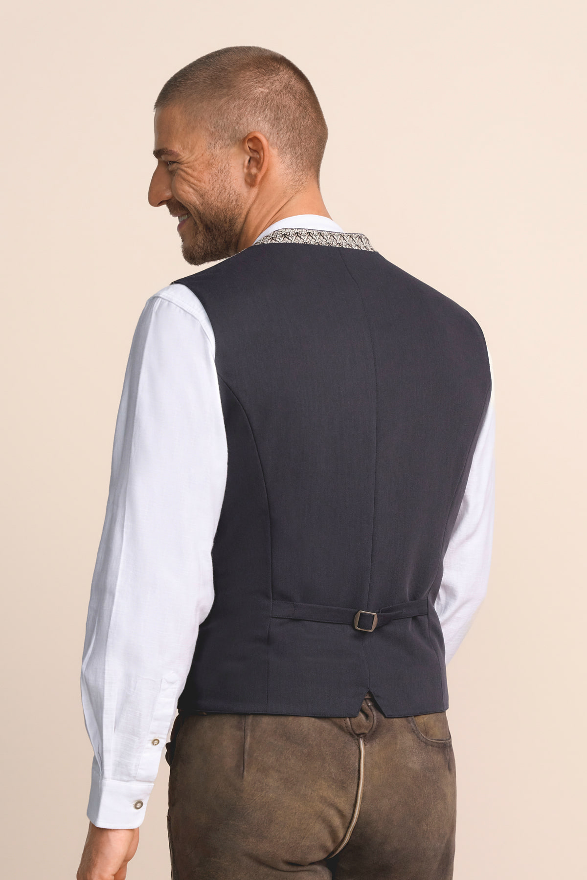 Trachten vest Tommaso