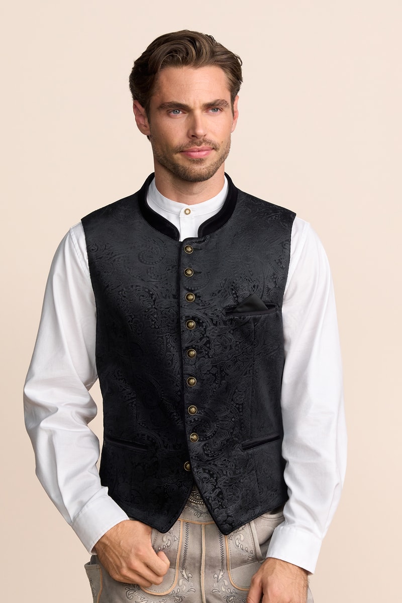 Trachten vest Onat