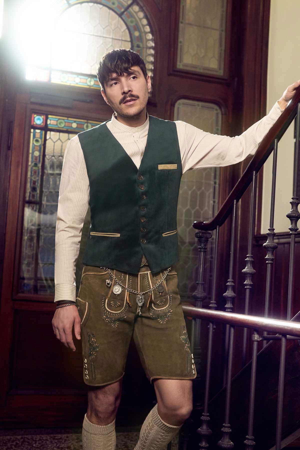 Trachten vest Axel
