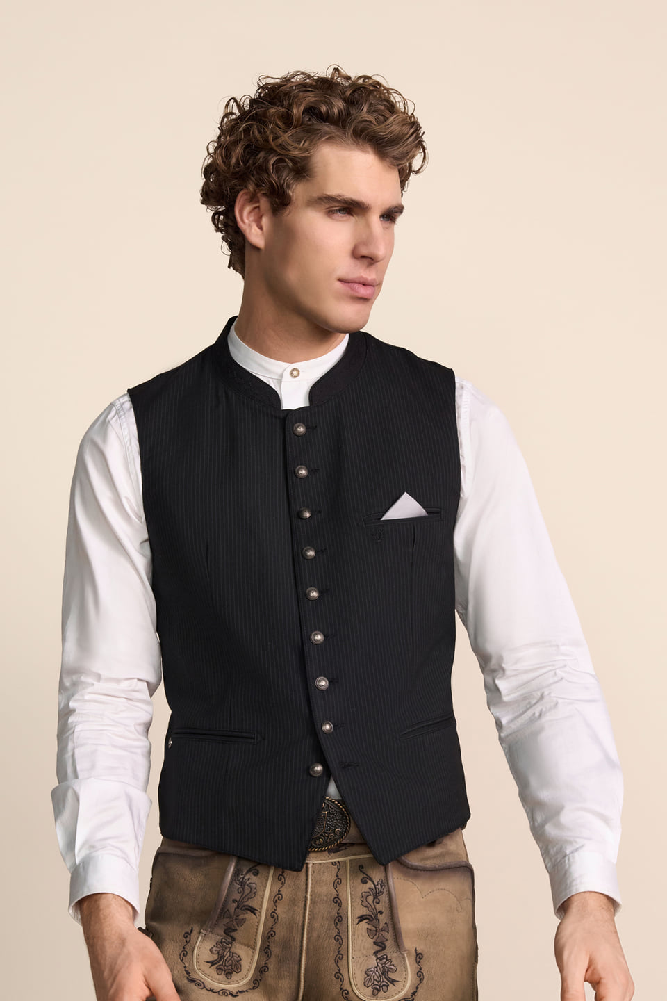 Trachten vest Koray