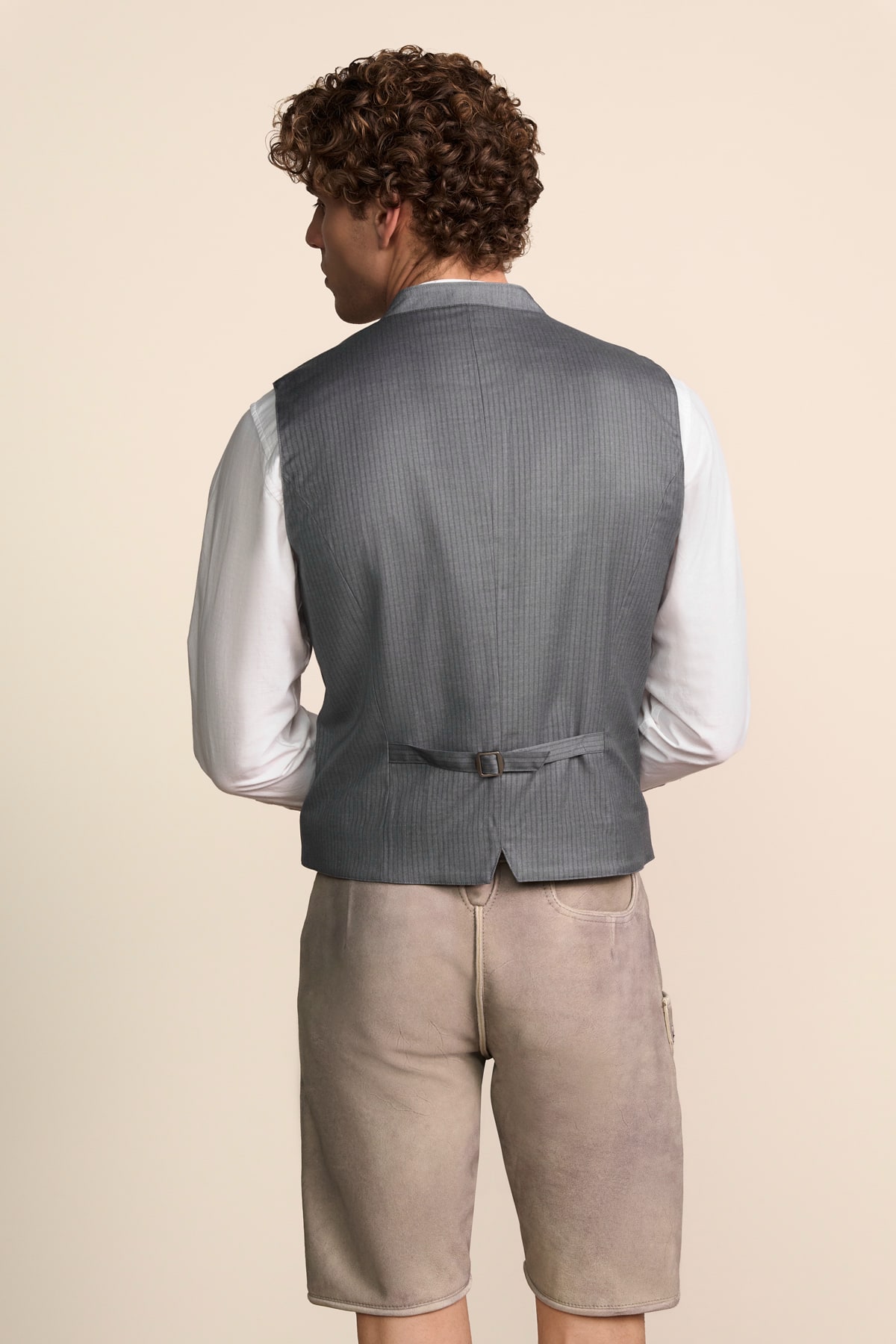 Trachten vest Arto