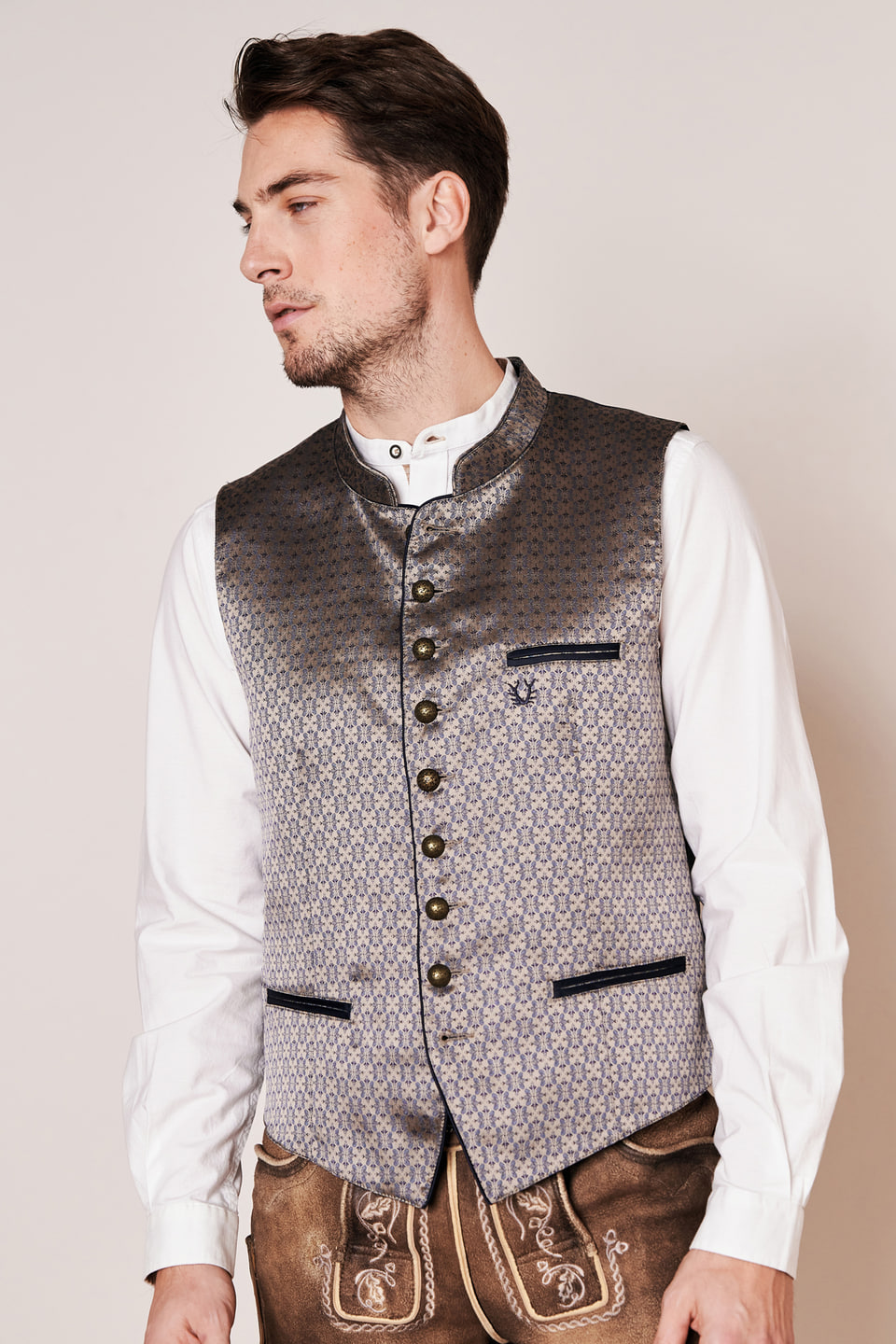 Trachten vest Jano