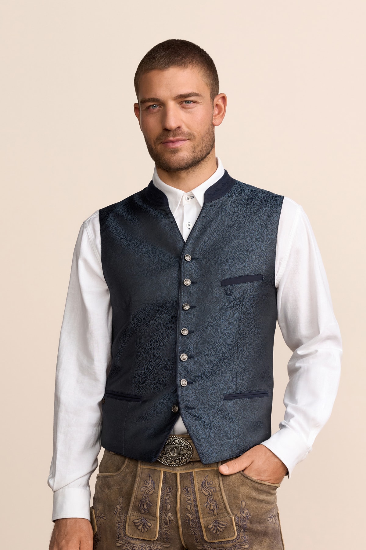 Trachten vest Christof