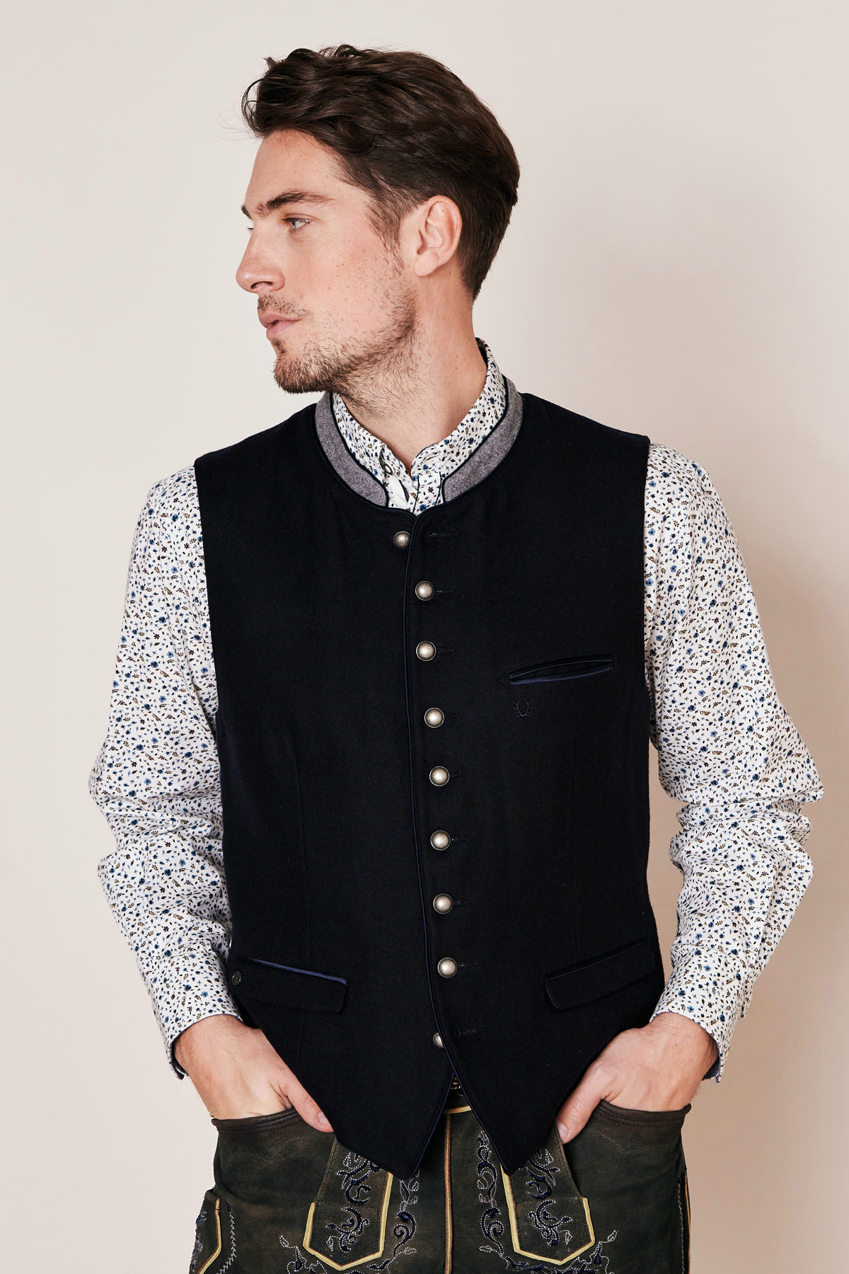 Trachten vest Jermeny
