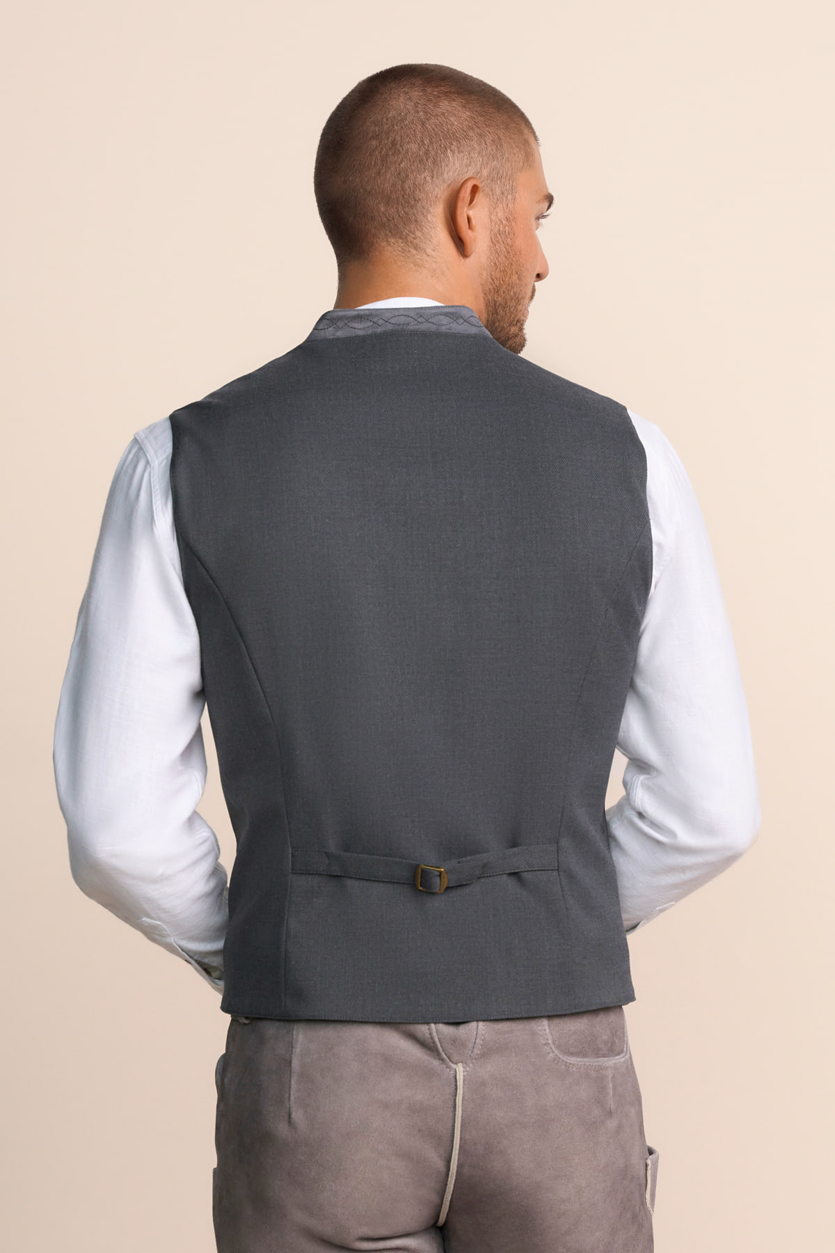 Trachten vest Nikolaos
