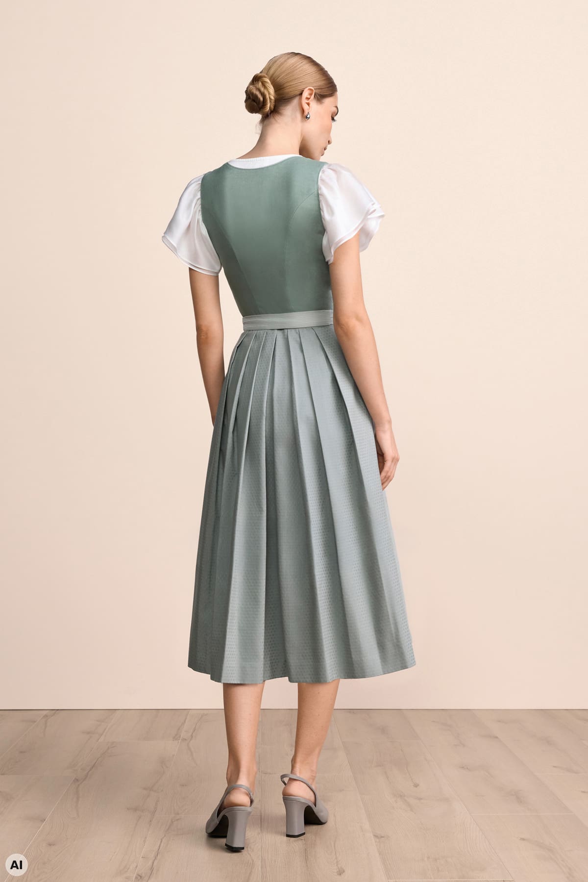 Dirndl Virelia (80cm)