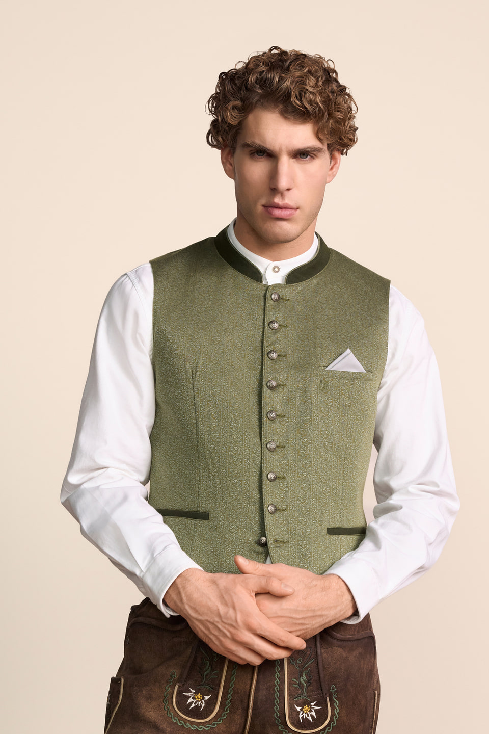 Trachten vest Elyas