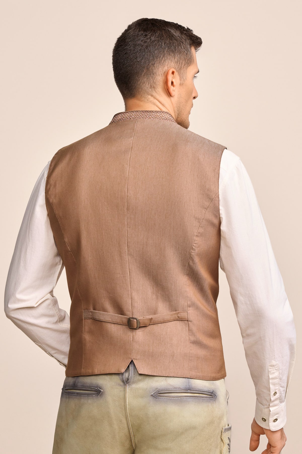 Trachten vest Cyrian