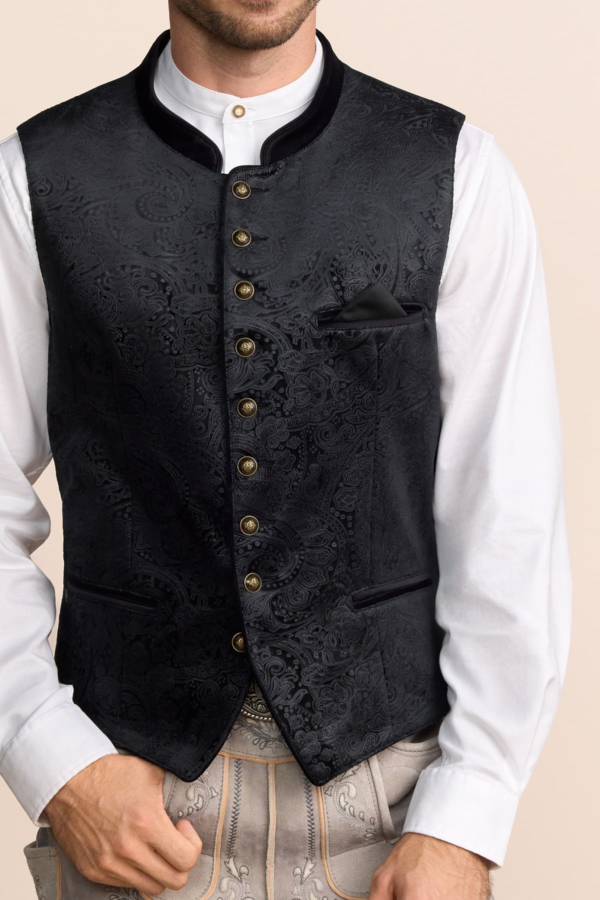 Trachten vest Onat