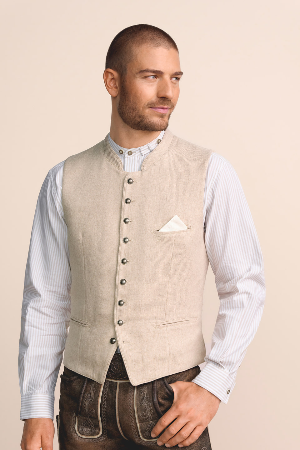 Trachten vest Michail