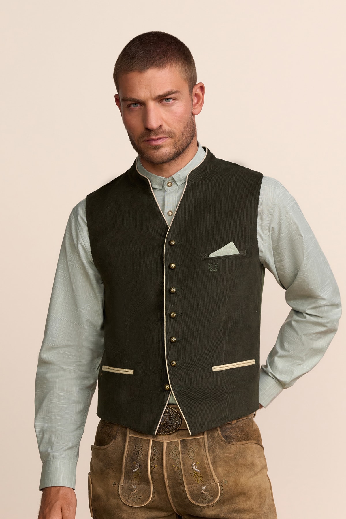 Trachten vest Tolga