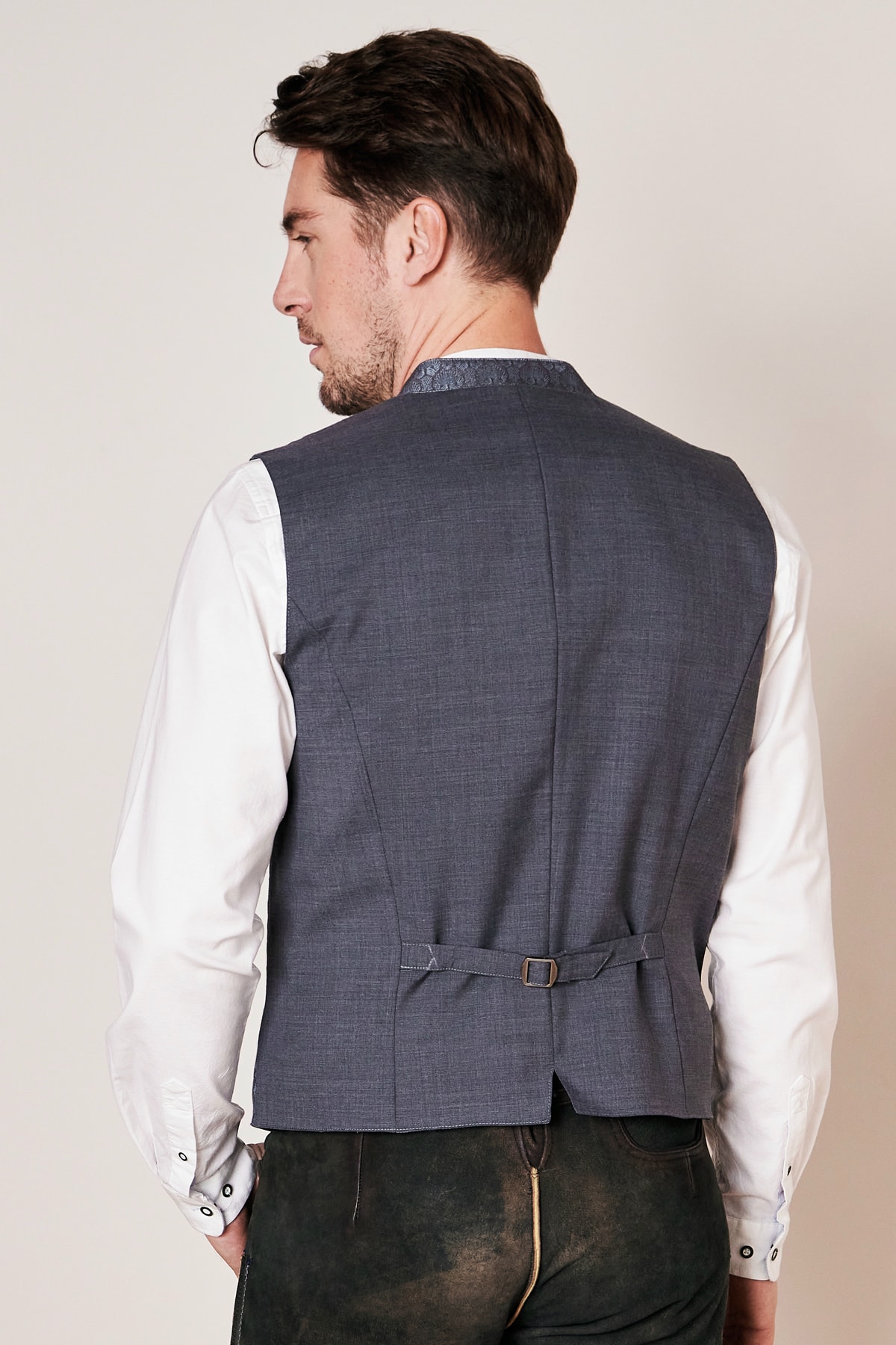 Trachten vest Milan