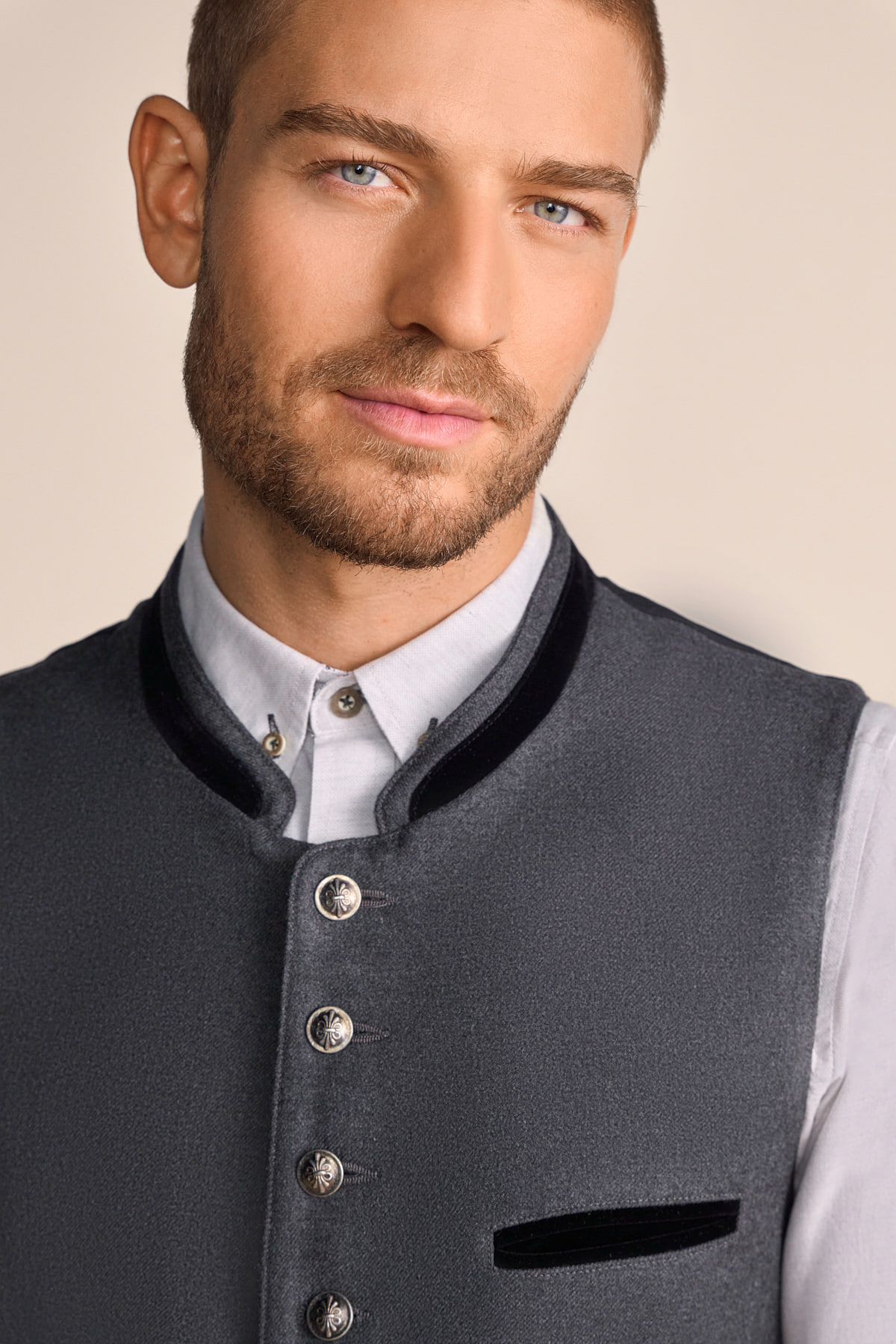 Trachten vest Jerome
