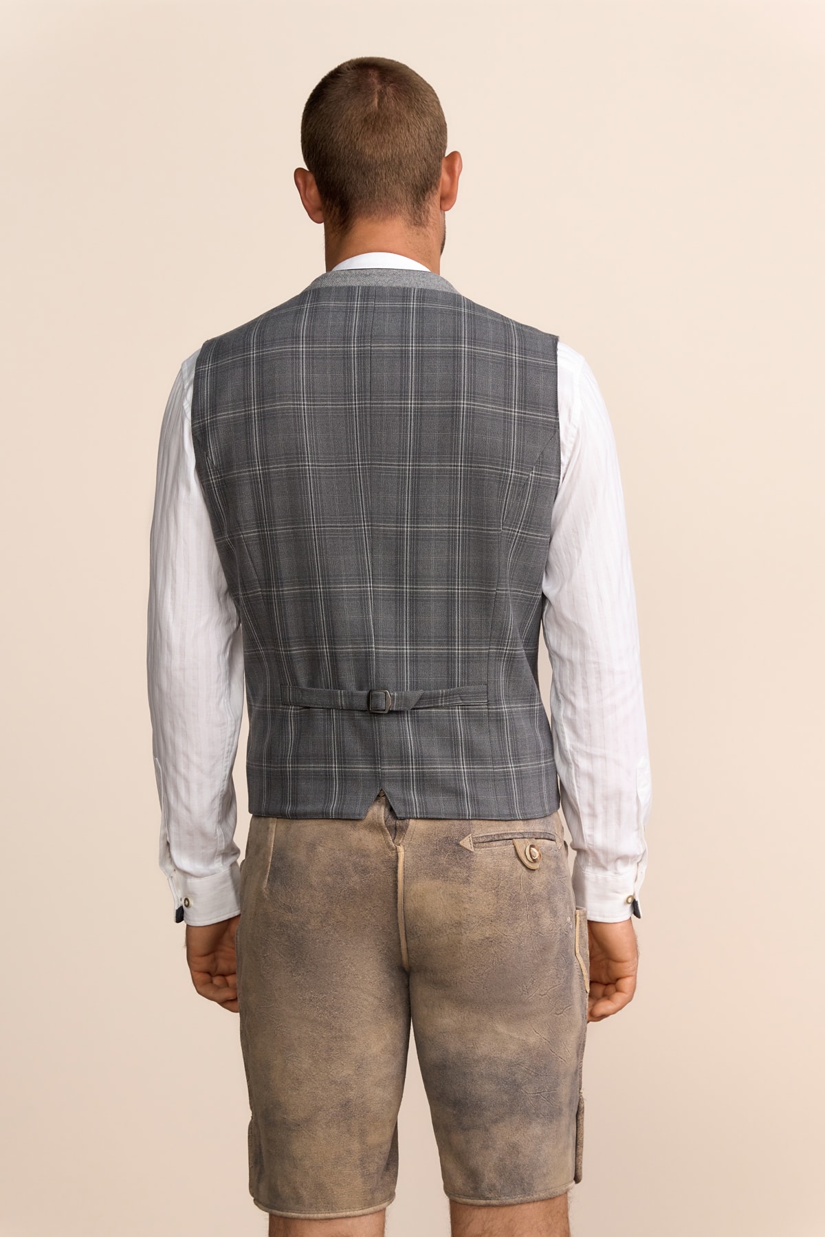 Trachten vest Benedin