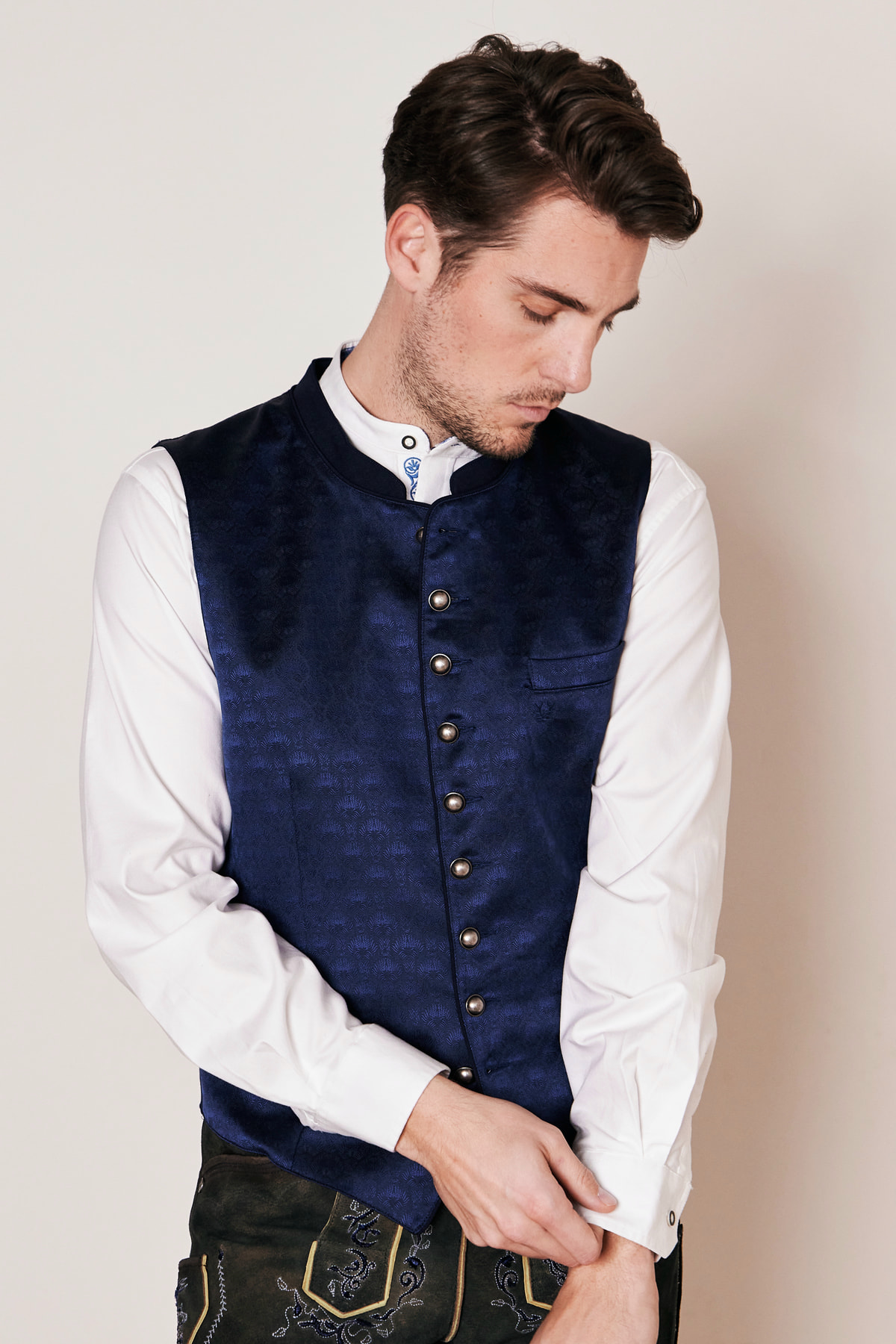 Trachten vest Ando