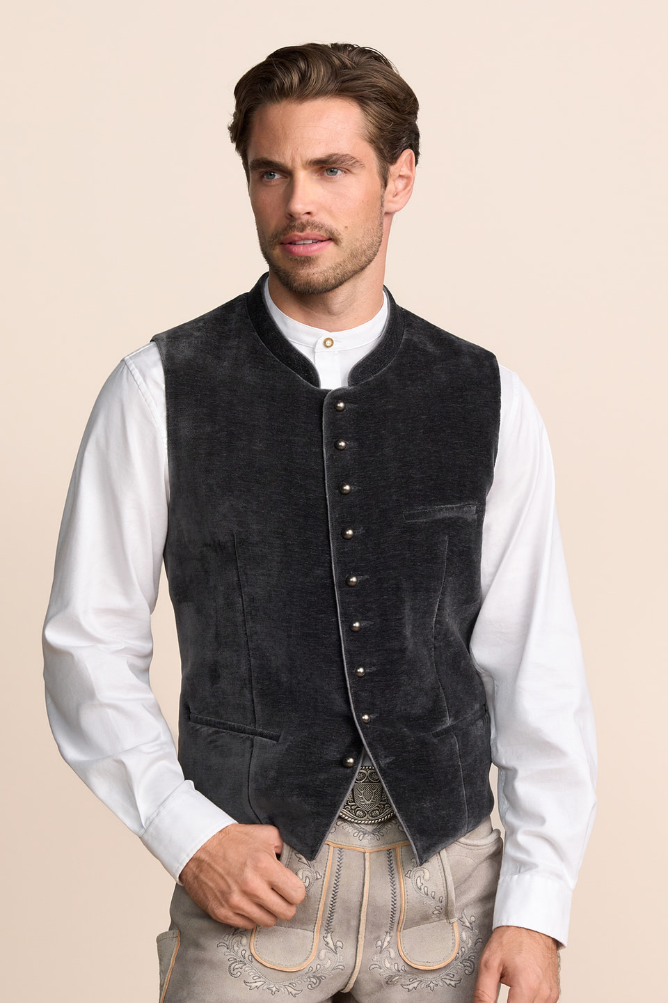 Trachten vest Lorandor