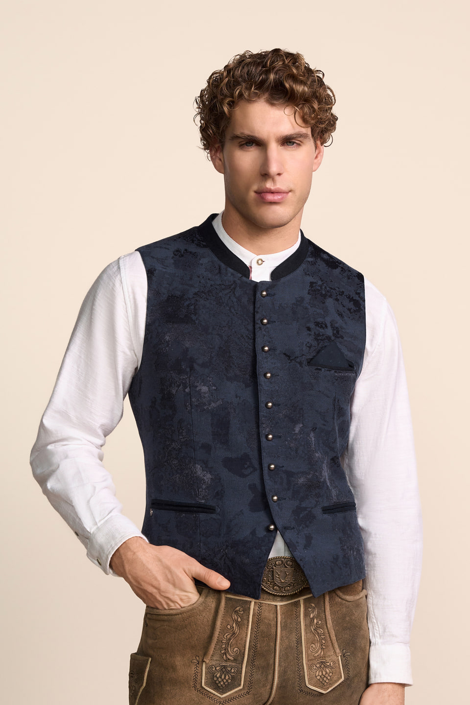 Trachten vest Amadeo