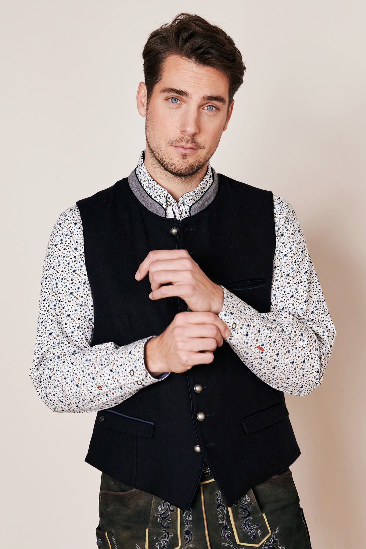 Trachten vest Jermeny
