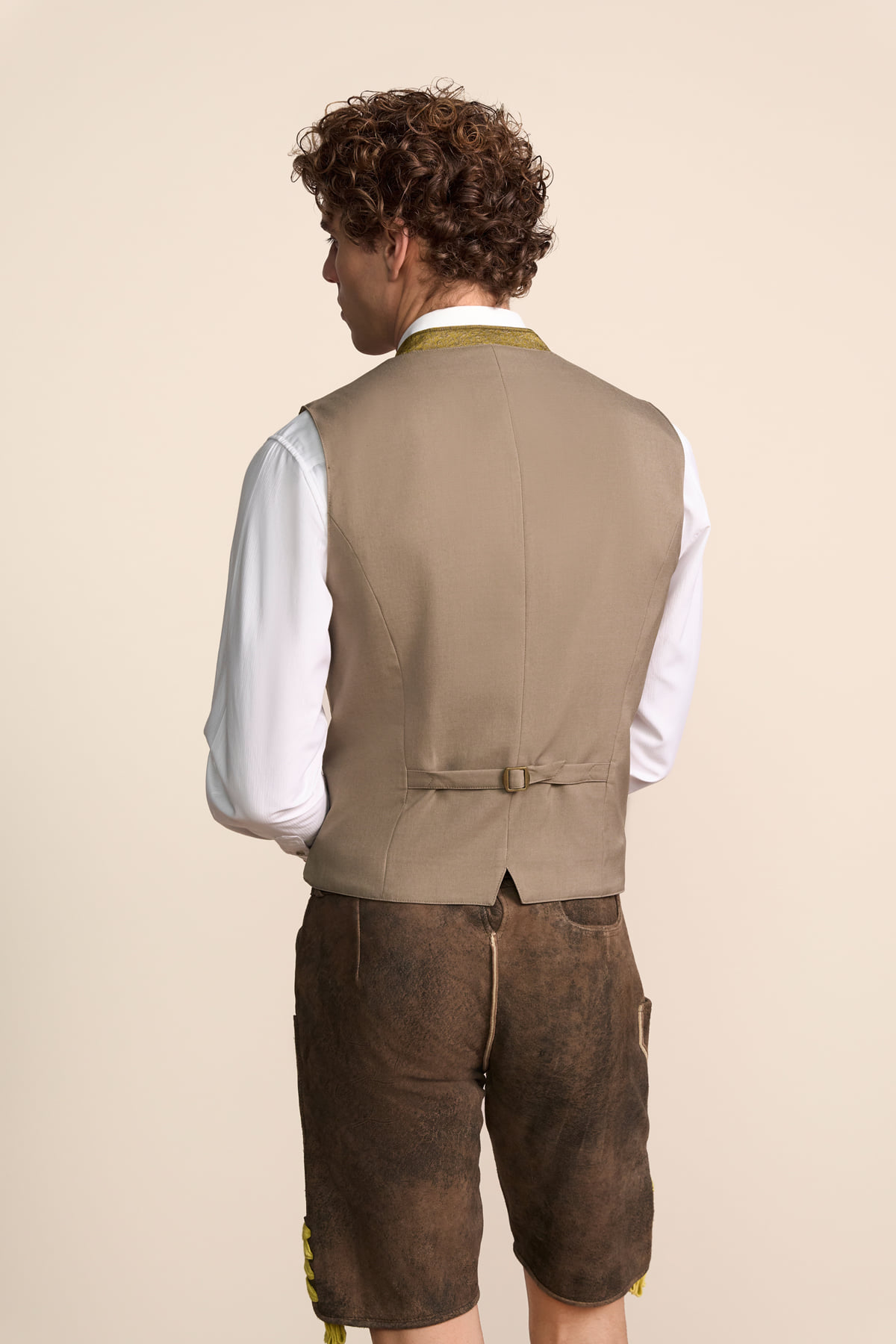 Trachten vest Tavian