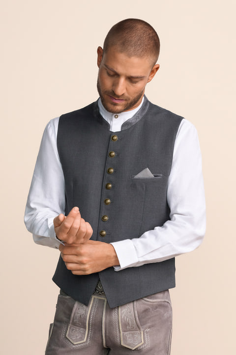 Trachten vest Nikolaos