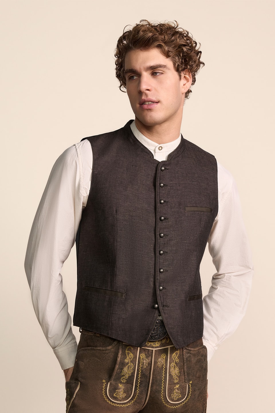 Trachten vest Velrik