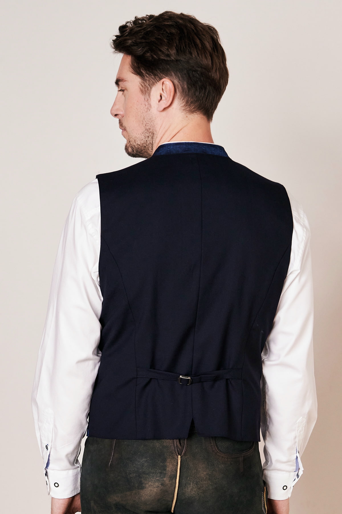 Trachten vest Milan