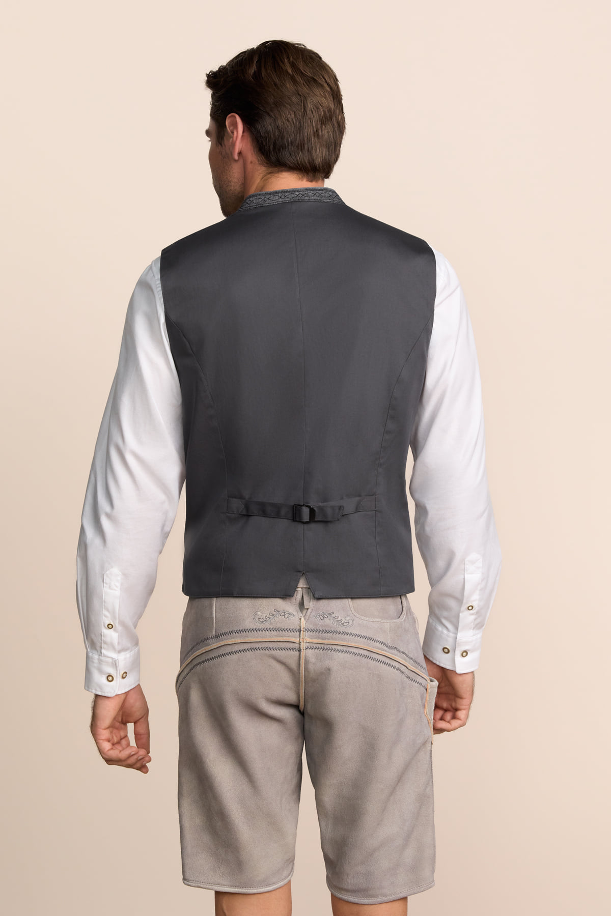 Trachten vest Adem