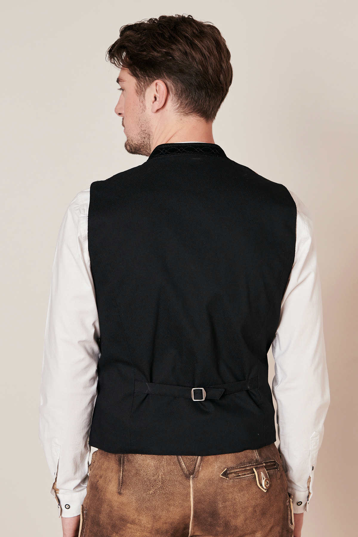 Trachten vest Henrik