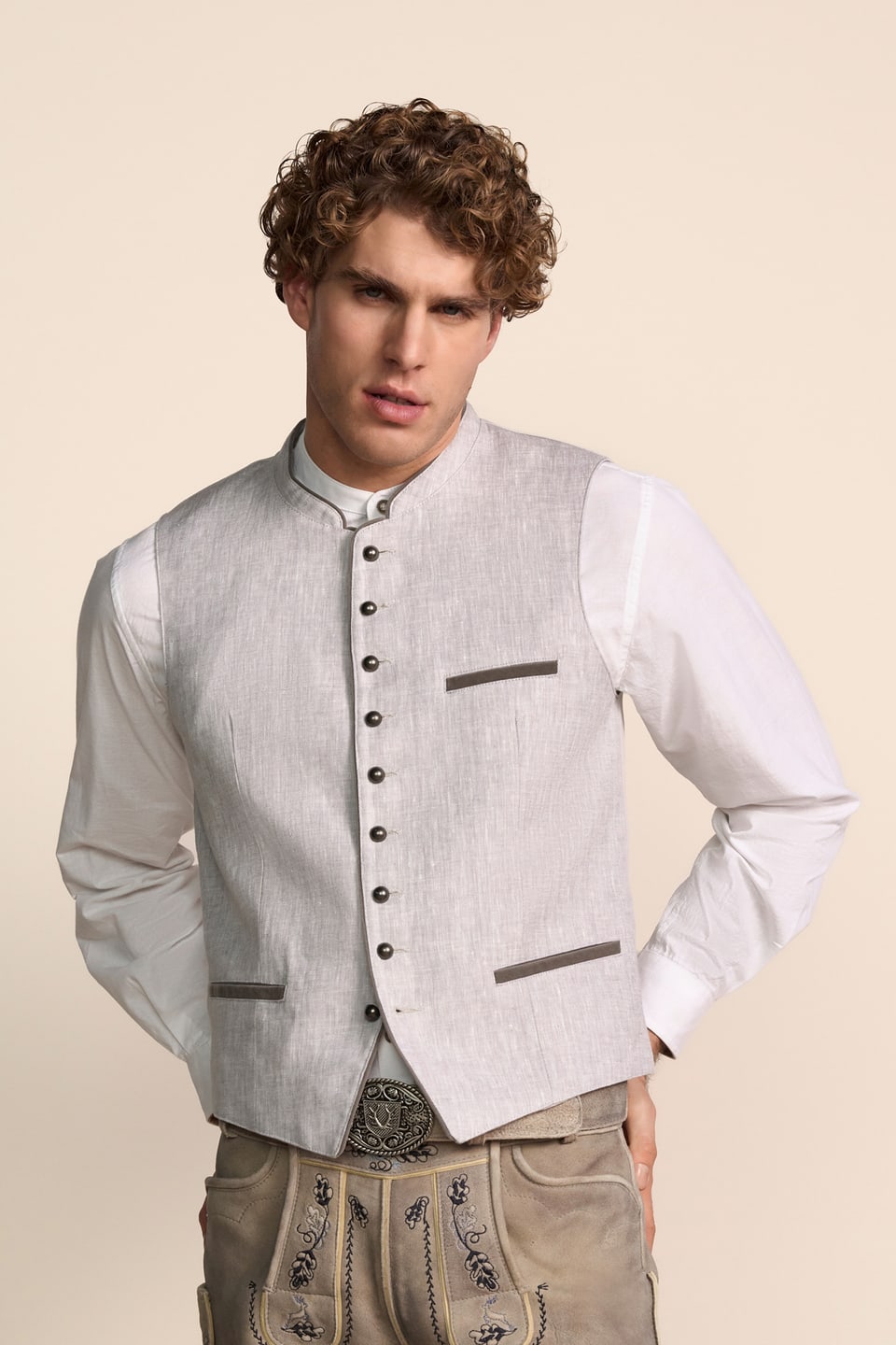 Trachten vest Orlian