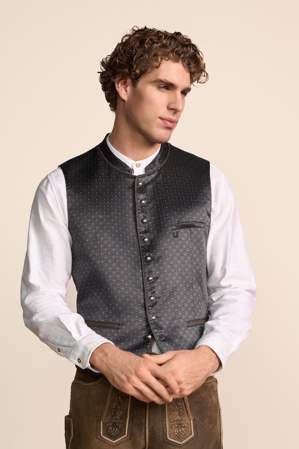 Trachten vest Finlo