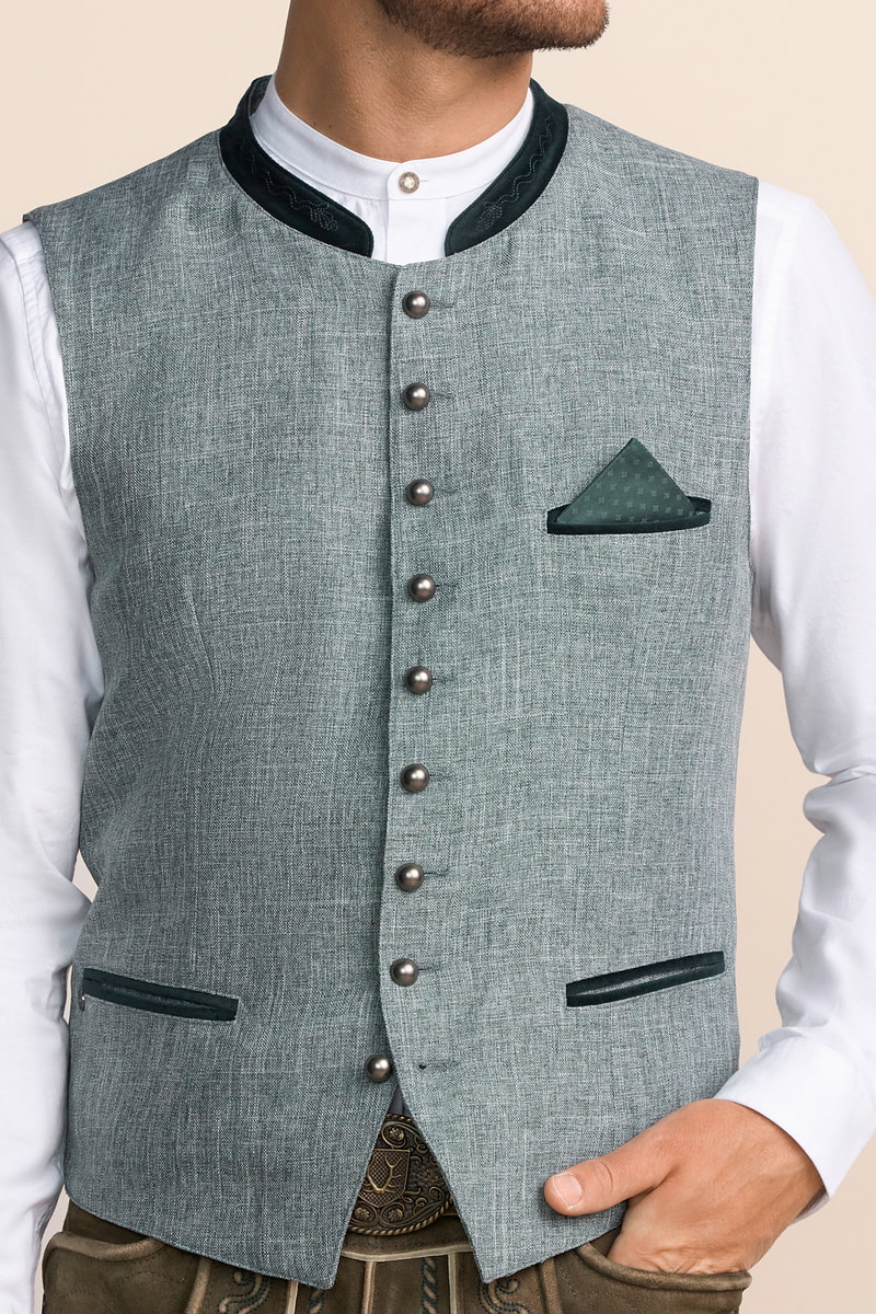 Trachten vest Davis