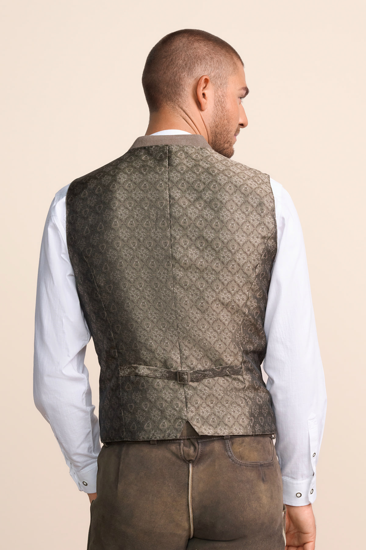 Trachten vest Lennart
