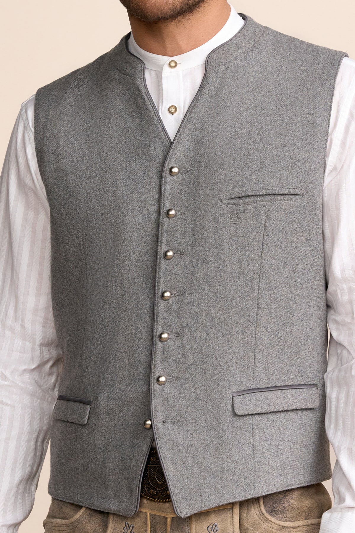 Trachten vest Benedin